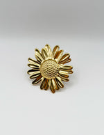 Waterproof heavy gold botanical flower ring for women Dubai.