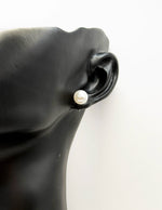 Premium fashion jewelry collection for women in Dubai with crystal studs.