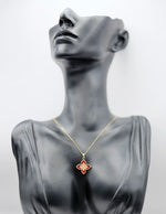 Waterproof gold and onyx style clover necklace for women Dubai.