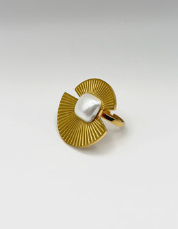 18K gold plated art deco pearl fan statement ring by Biya Accessoires.