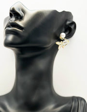 Best fashion jewelry in UAE butterfly crawler earrings for women.