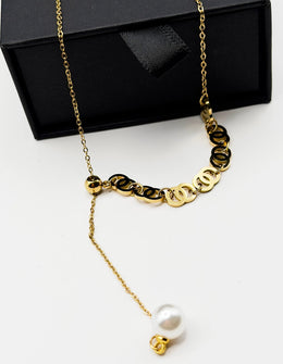 Waterproof non-tarnish artificial gold jewelry with premium pearl pendant in Dubai.