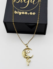 Waterproof non-tarnish artificial gold jewelry mermaid pendant in a luxury gift box.