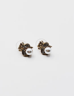 Best fashion jewelry in UAE crystal wing bee earrings for women.