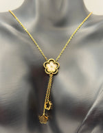Everyday luxury fashion jewelry gold flower necklace with durable PVD coating UAE.