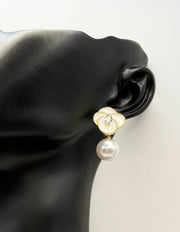 Best imitation jewellery brands in uae gold tulip flower earrings with pearls.