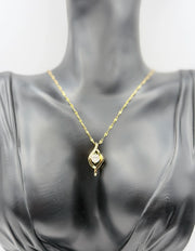 Hypoallergenic non-tarnish gold wave jewelry for sensitive skin UAE.