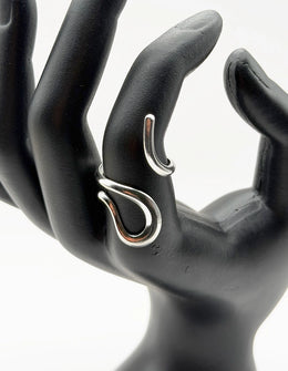 Hypoallergenic non-tarnish high polish sculptural gold ring UAE.