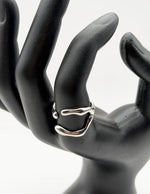 Hypoallergenic non-tarnish high polish sculptural silver ring UAE.
