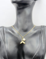 Waterproof gold whale tail and pearl necklace for women Dubai.