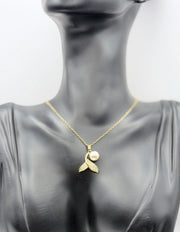Waterproof gold whale tail and pearl necklace for women Dubai.