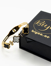 Waterproof gold black onyx and pearl clover bracelet for women Dubai.
