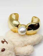 Hypoallergenic gold plated minimalist architectural pearl cuff United Arab Emirates.