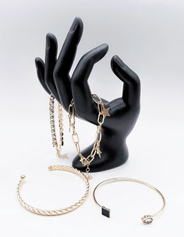 Non-tarnish gold statement jewelry set with heart and star motifs for women Dubai.