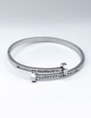 Waterproof silver bypass bangle with baguette crystals Biya Accessoires UAE.